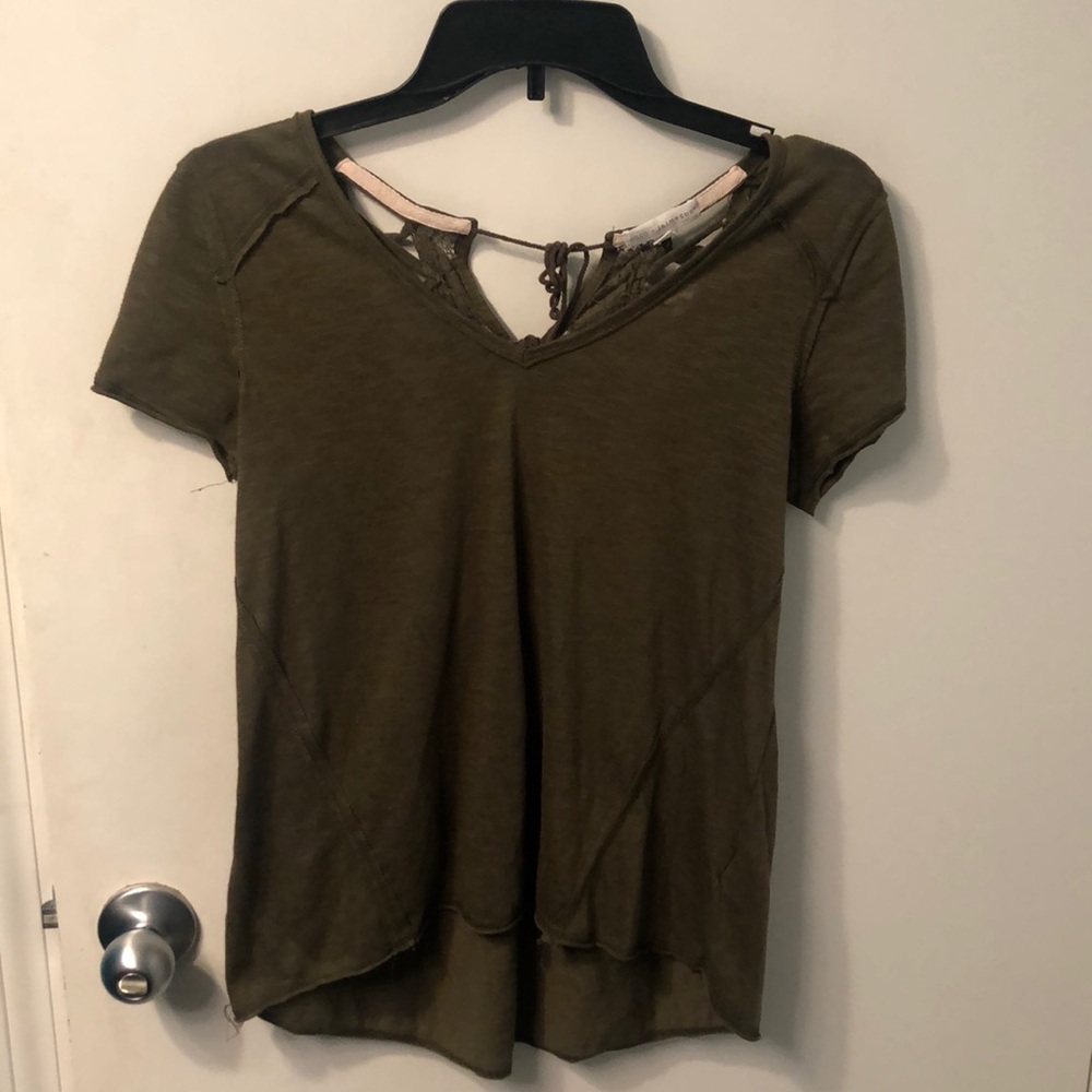 Super cute army green t shirt